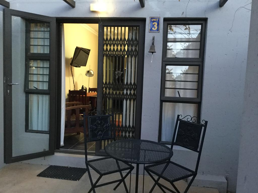 A Little Guesthouse Bloemfontein Exterior foto