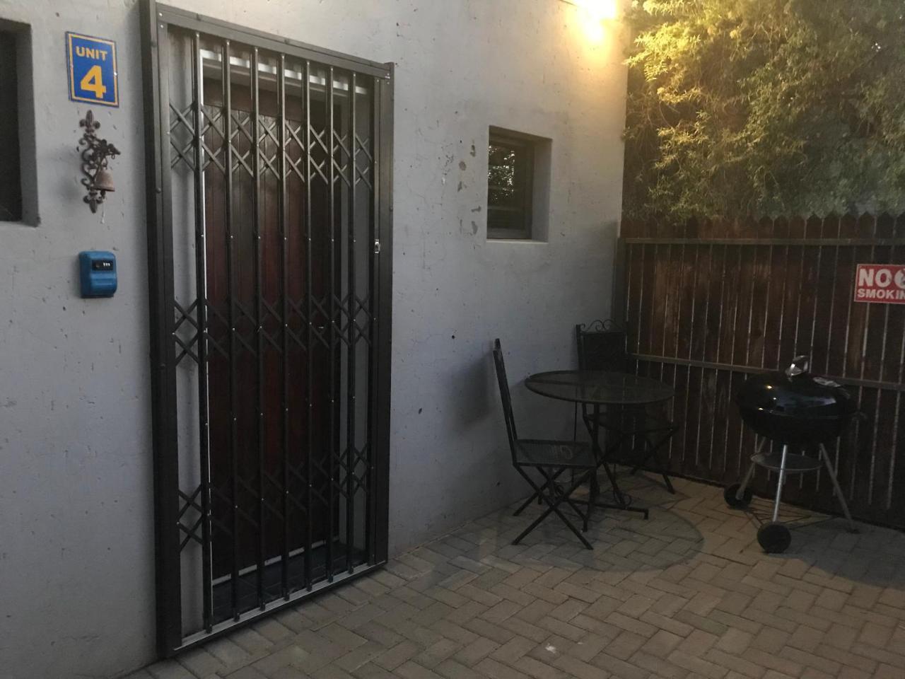 A Little Guesthouse Bloemfontein Exterior foto